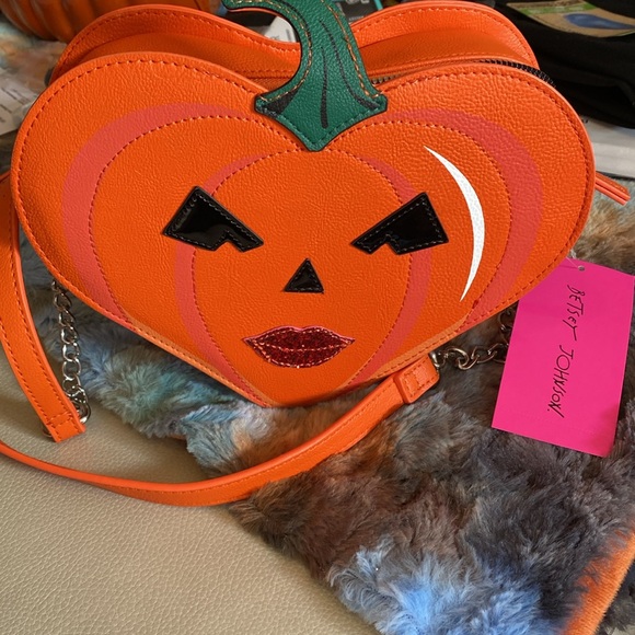🎃Betsy Johnson Heart Shaped Pumpkin 🎃 Face Crossbody Handbag - NWT Fall & Fun - Picture 7 of 16